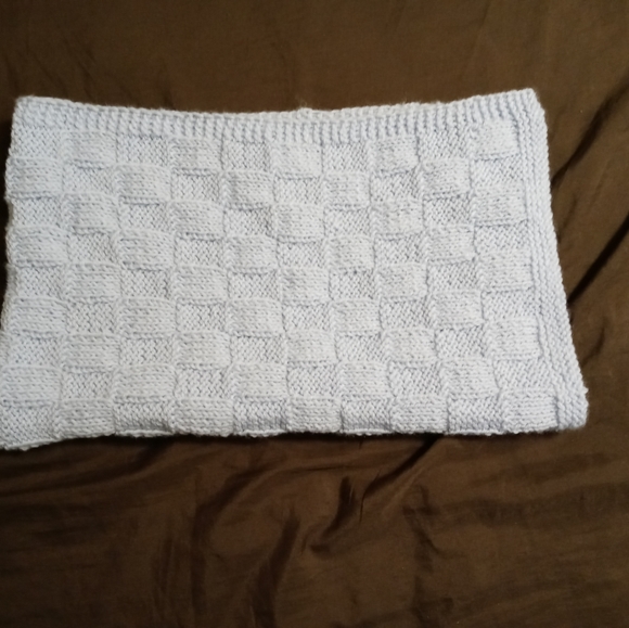 πTWO HANDMADE CROCHET THROW πΆ - Picture 13 of 16